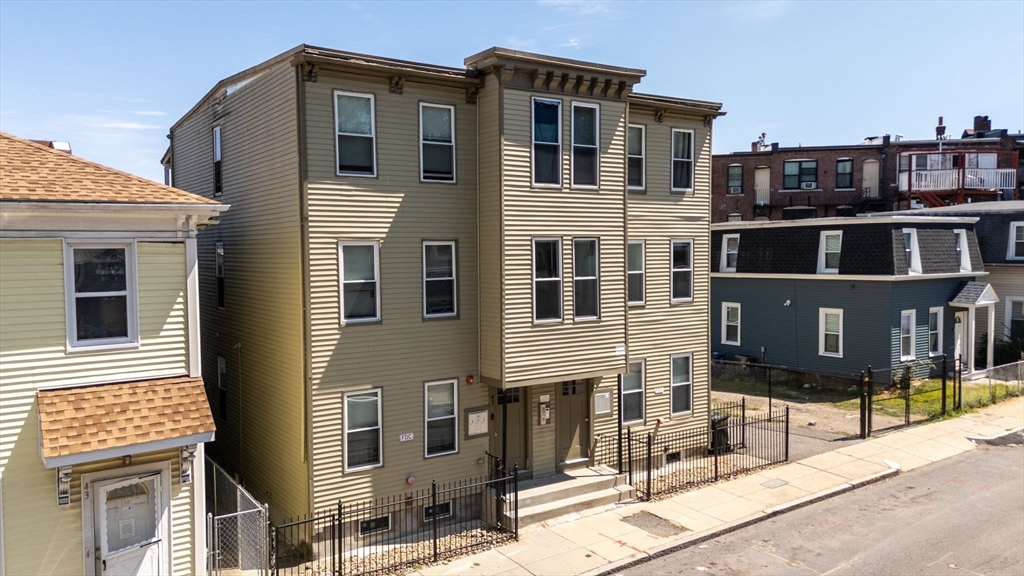 39-41 W Walnut Pk