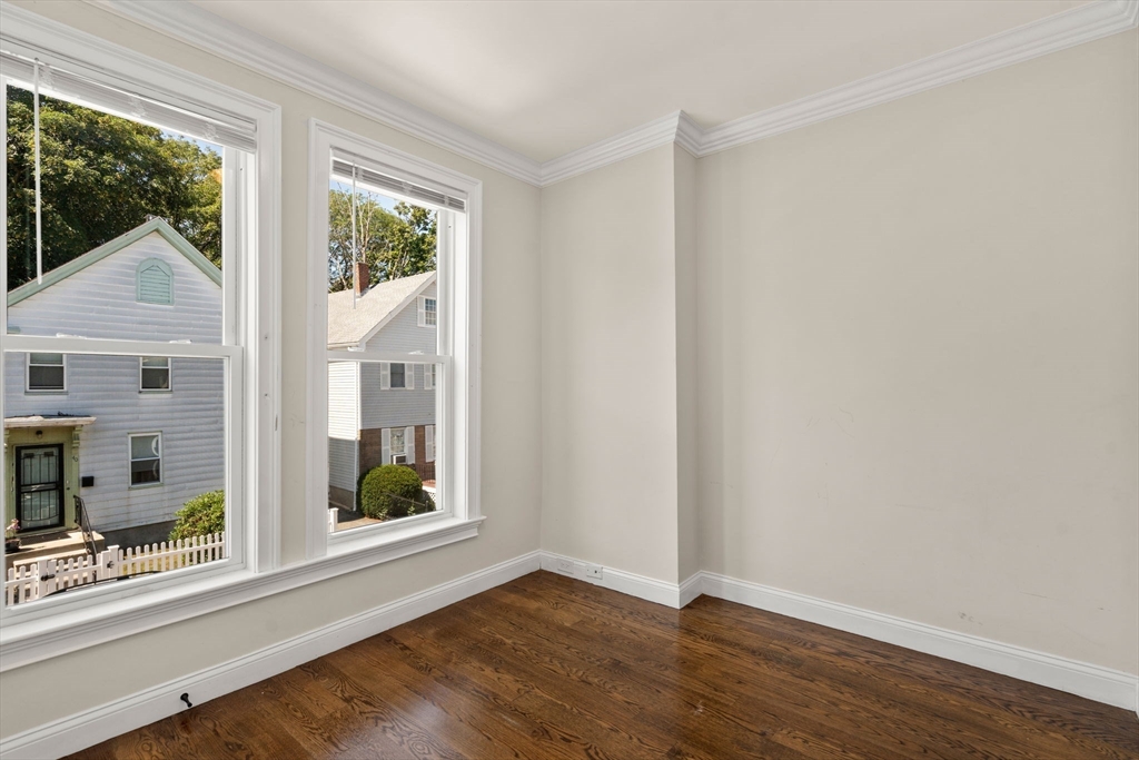 39 W Walnut Park