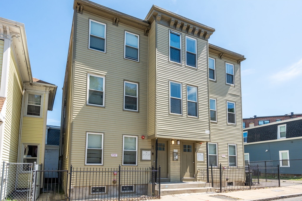 39-41 W. Walnut Park, Boston