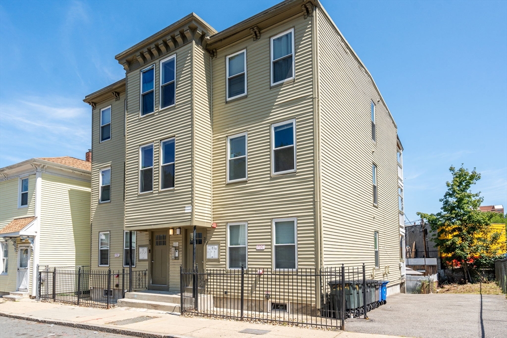 39-41 W. Walnut Park, Boston