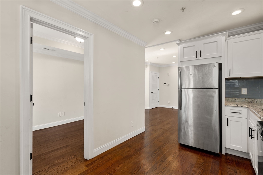 39 W Walnut Street # 1