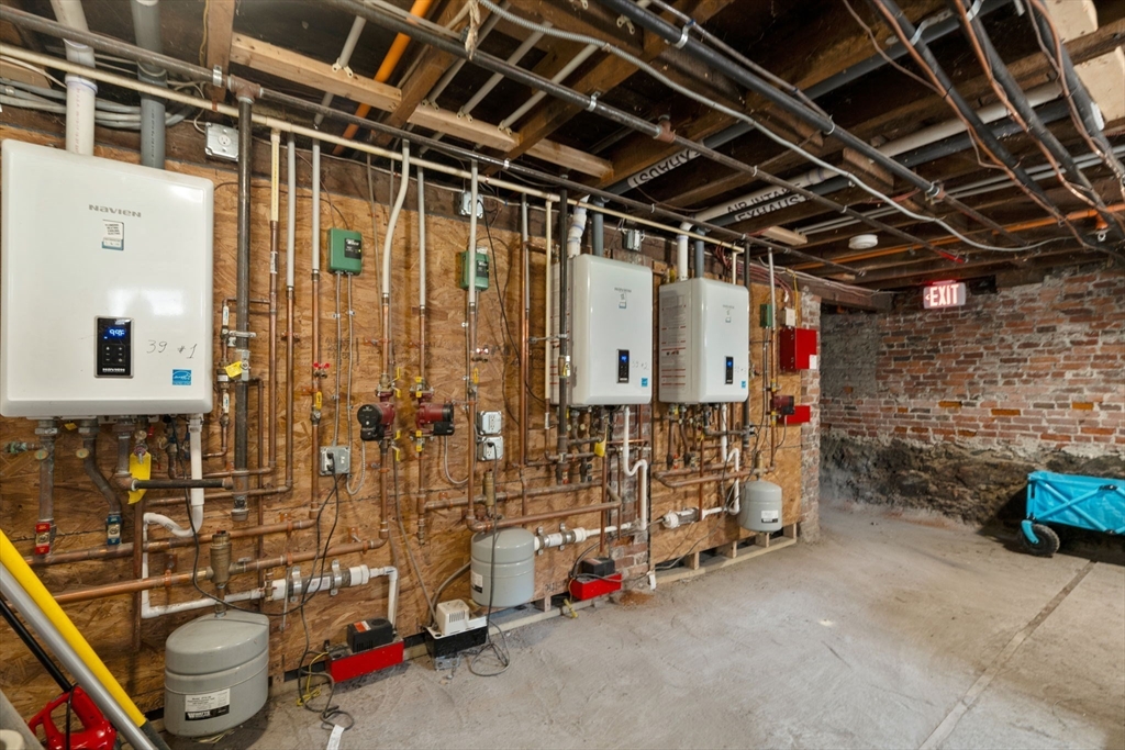 39 W Walnut Street # 1