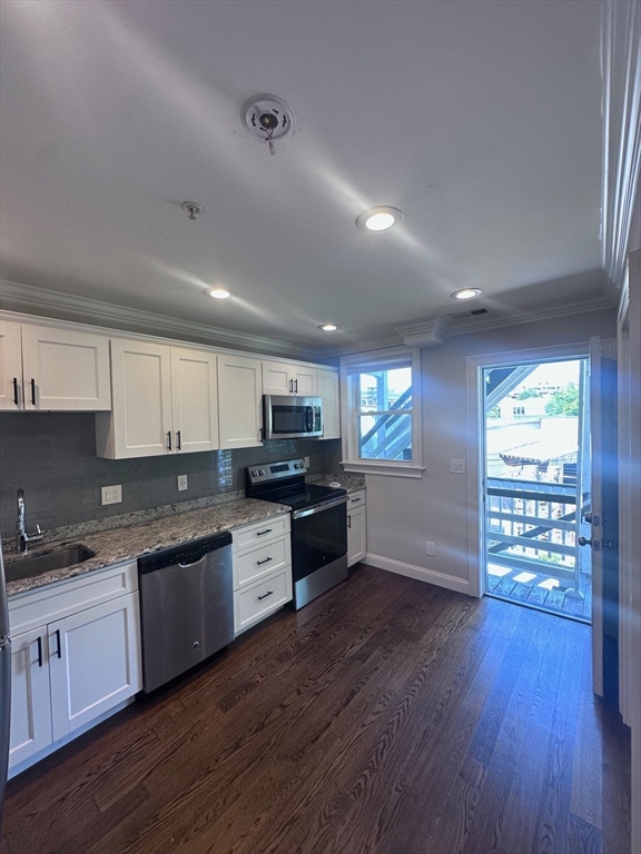 39 W Walnut Park # 3