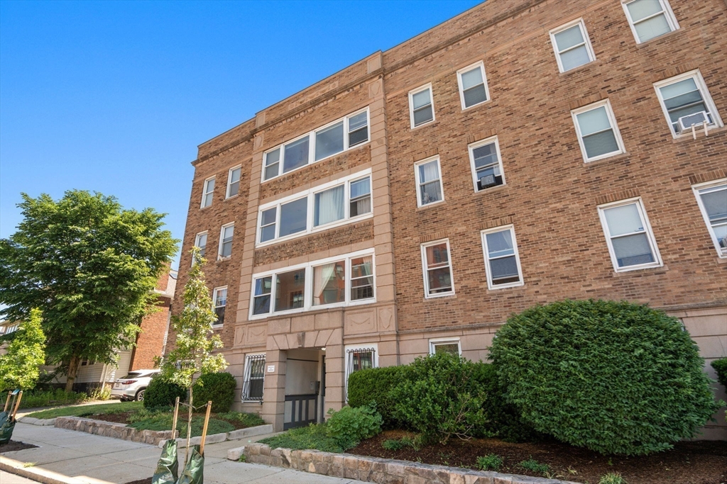238 S Huntington Ave # 1