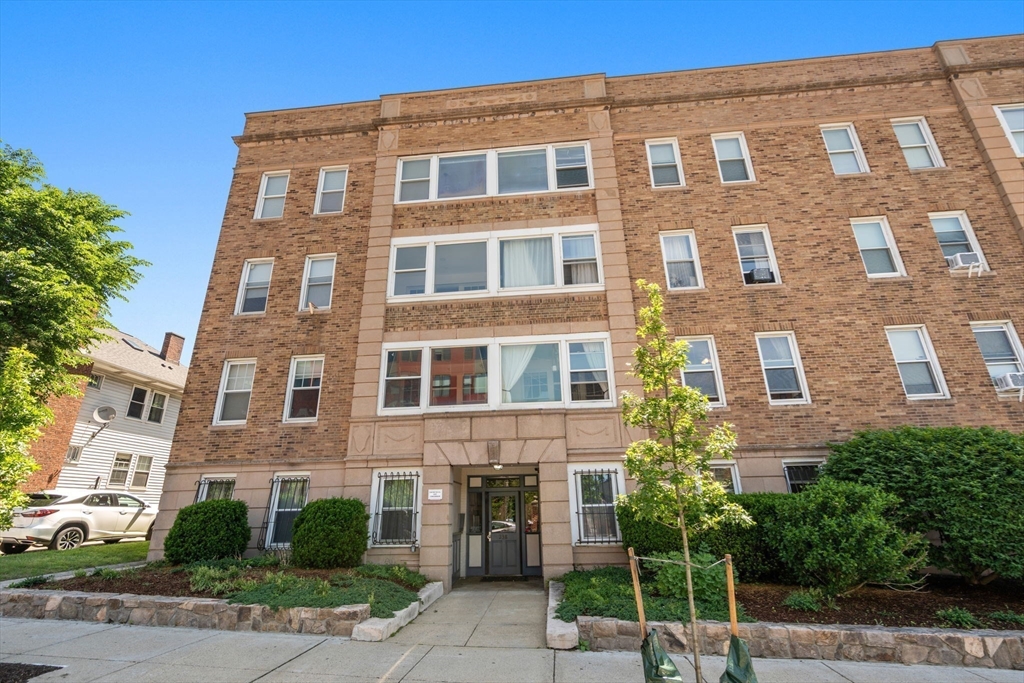 238 S Huntington Ave # 1