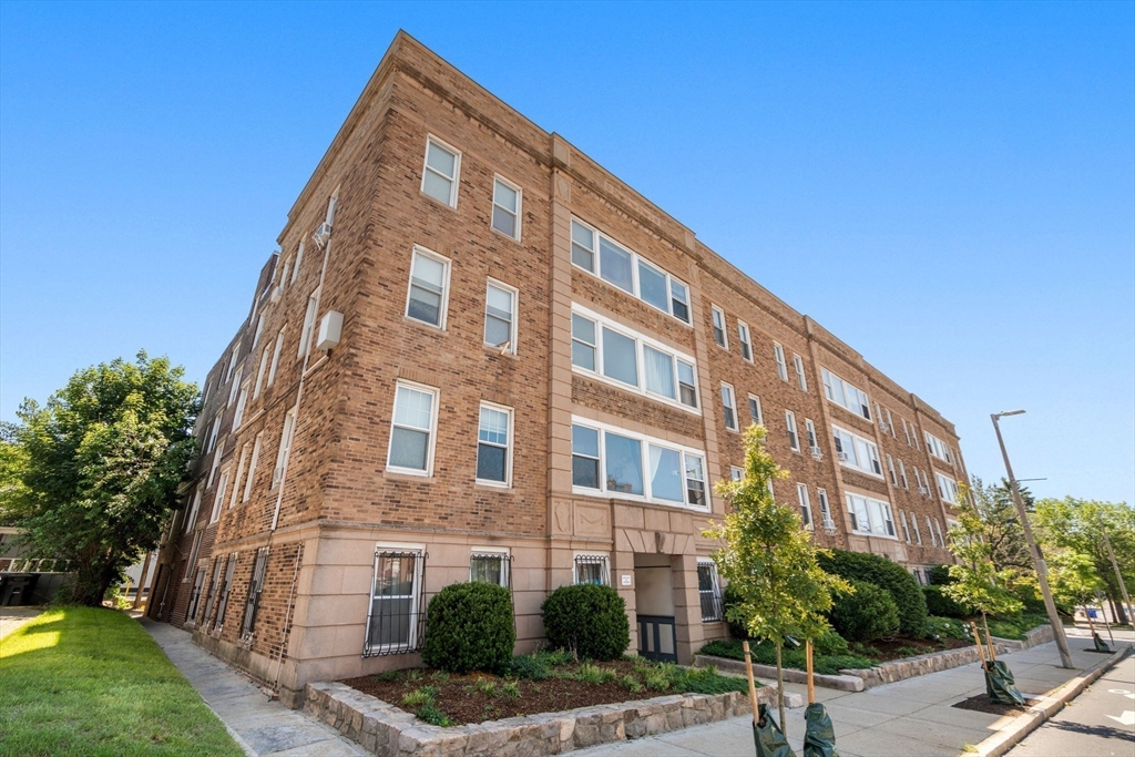 238 S Huntington Ave # 1