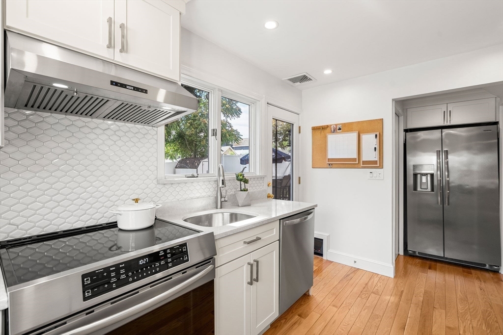 12 Sunset Rd