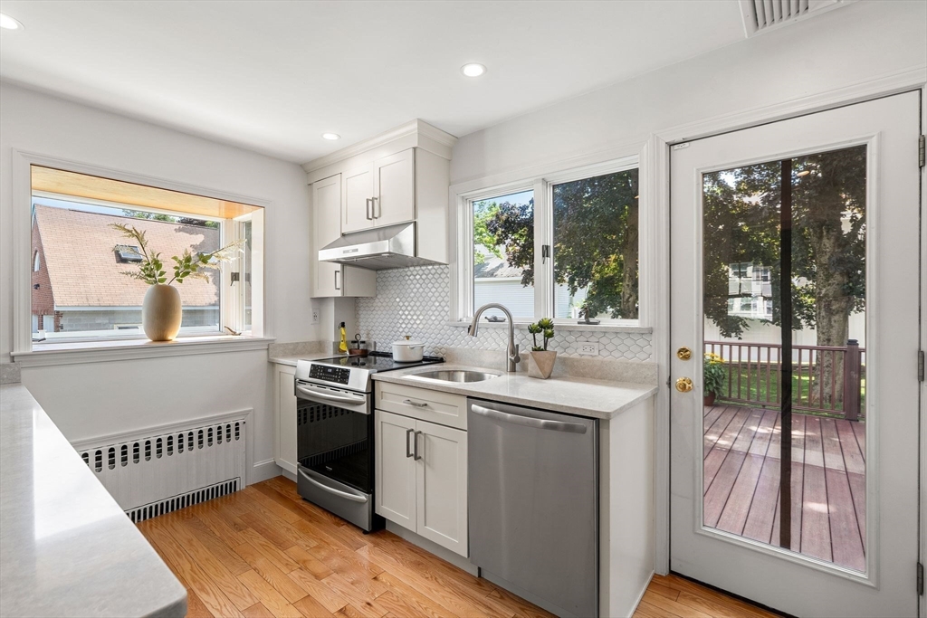 12 Sunset Rd