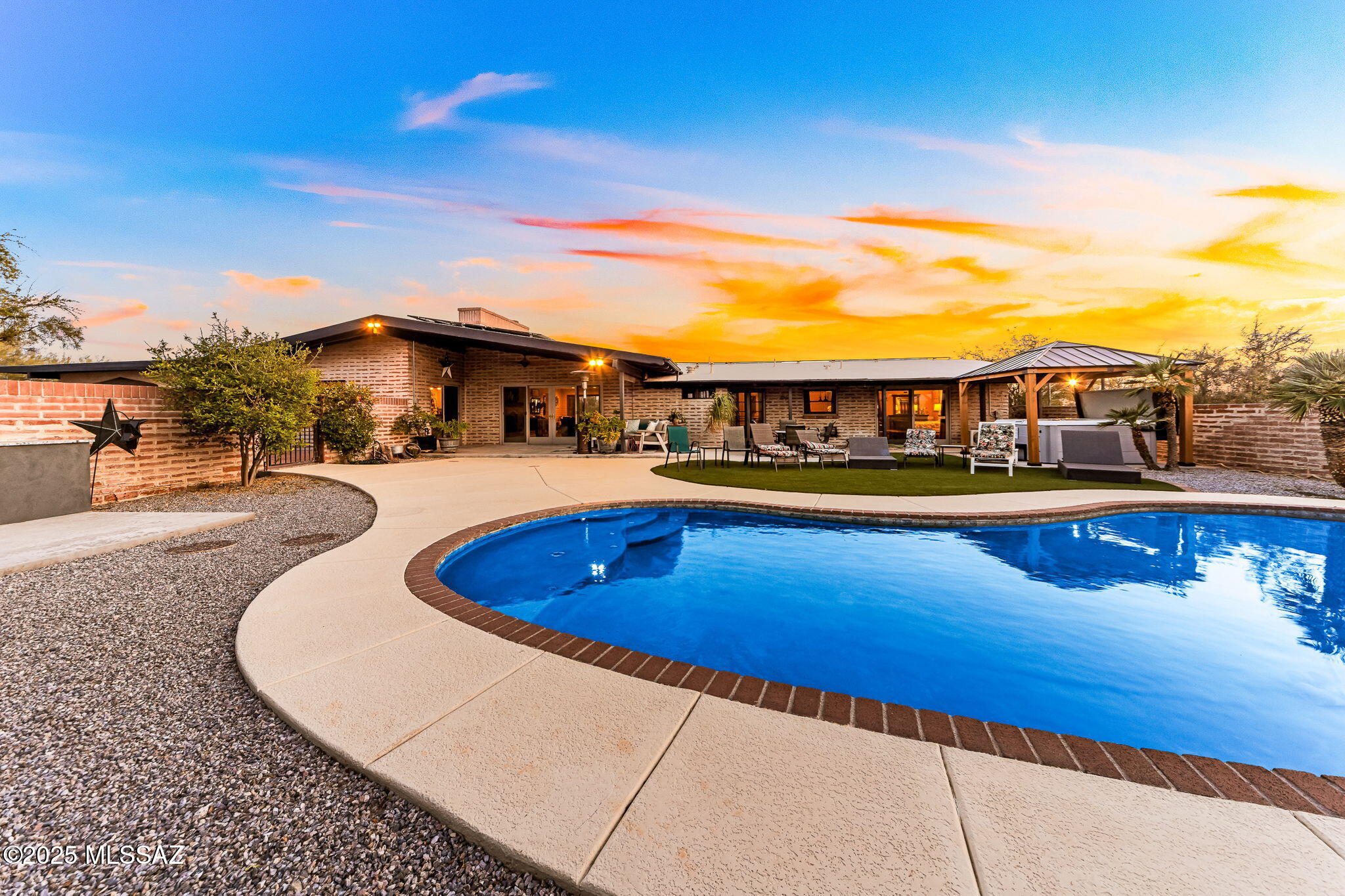 10915 E Pinal Vista