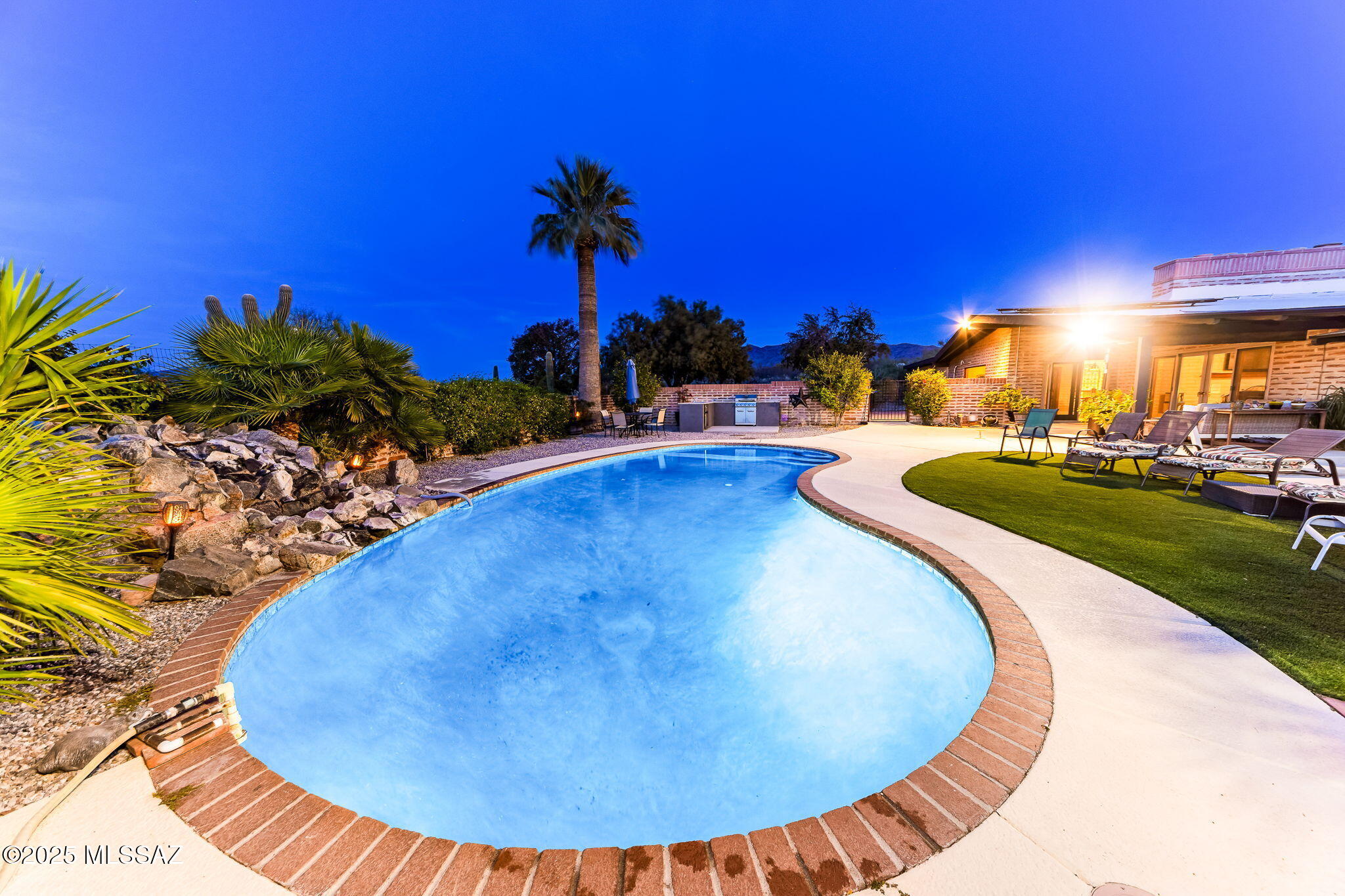 10915 E Pinal Vista