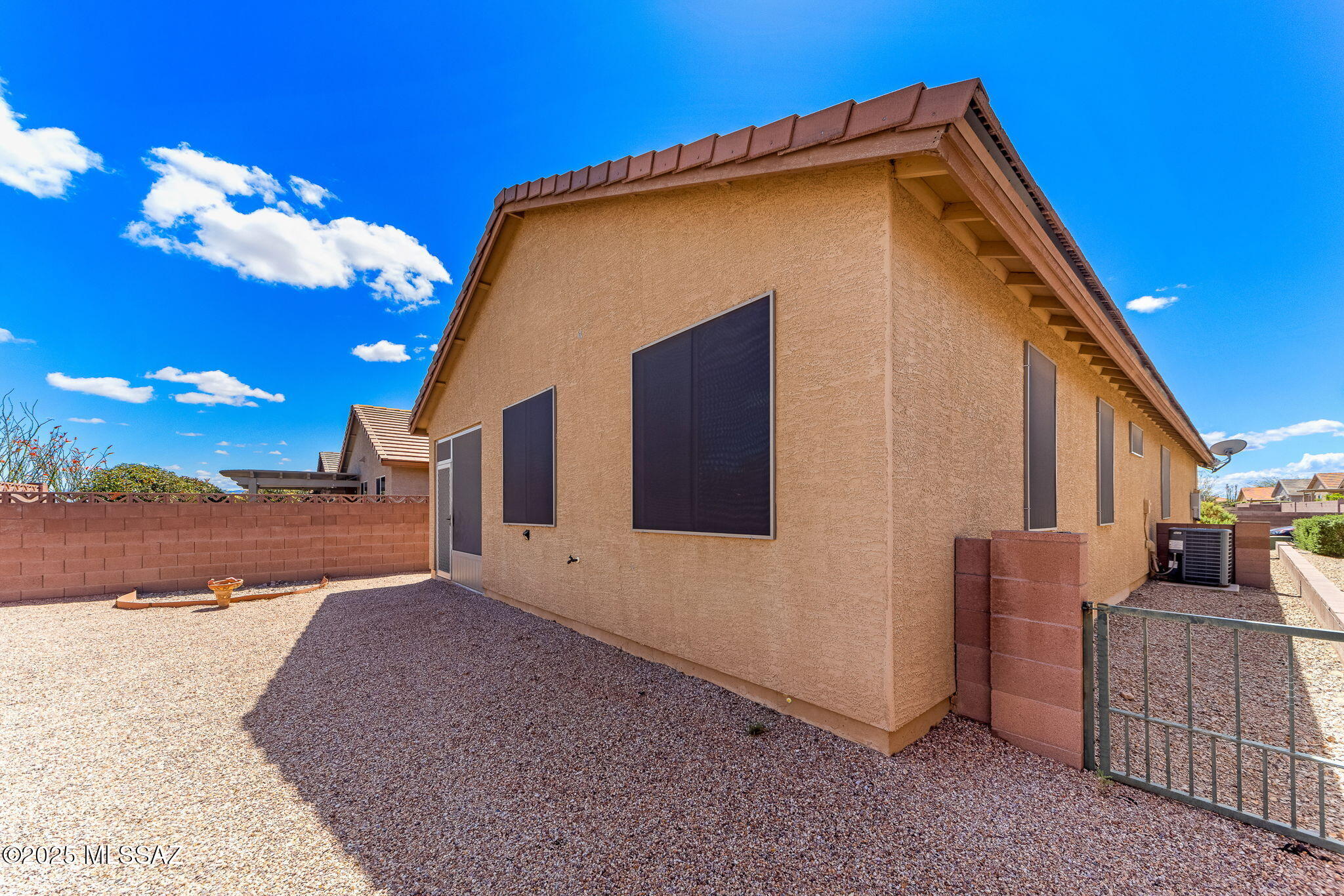1142 W Pastora Peak Drive