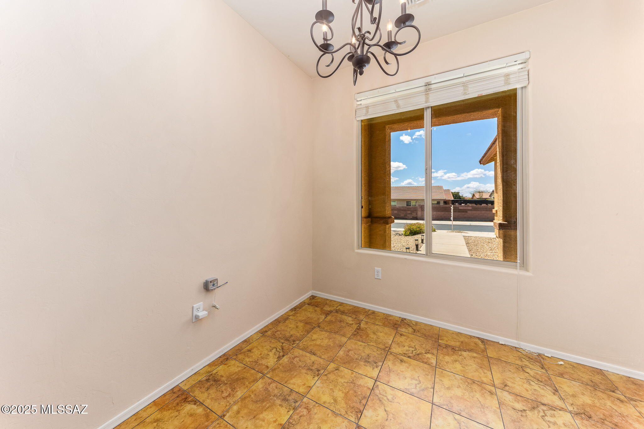 1142 W Pastora Peak Drive