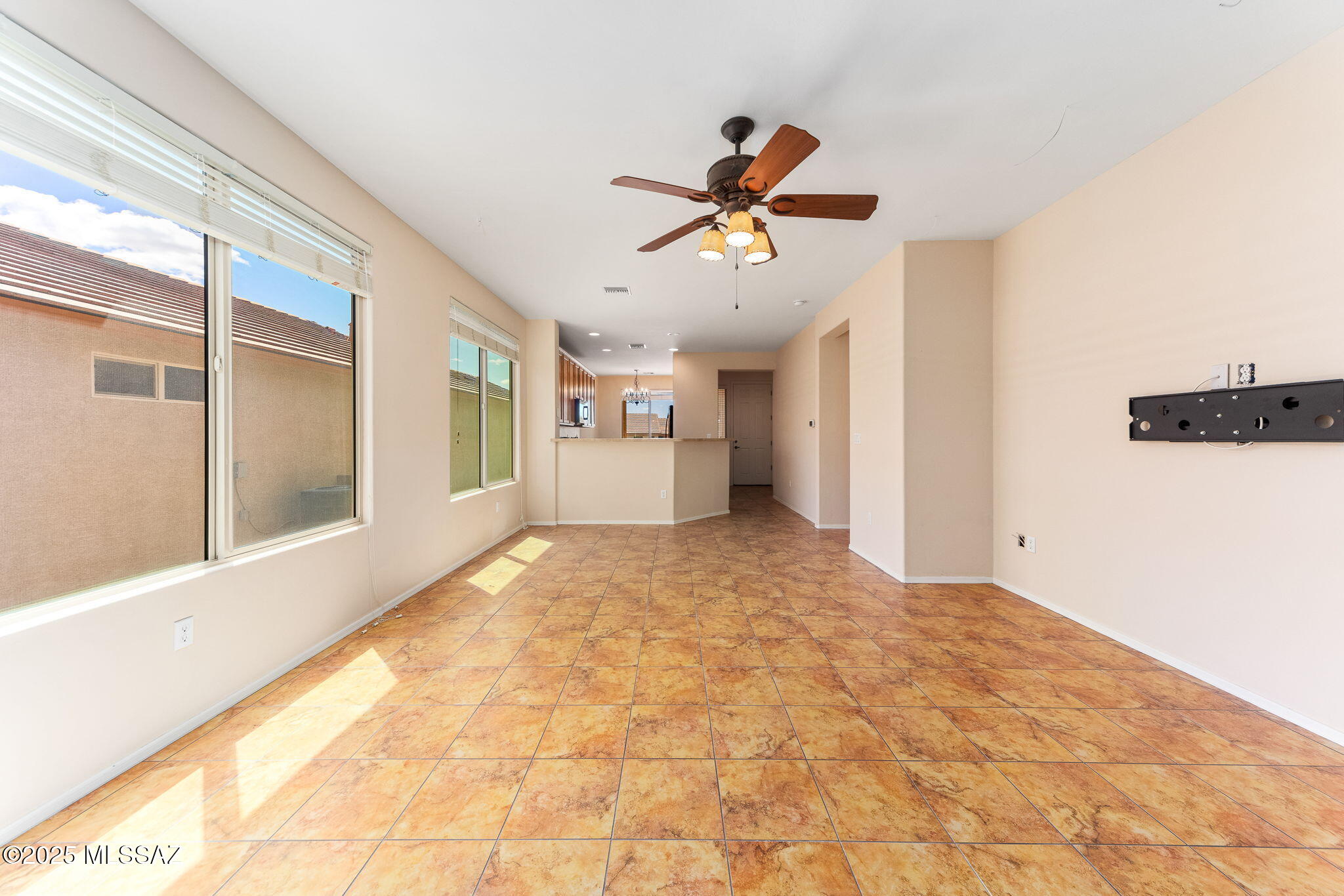 1142 W Pastora Peak Drive