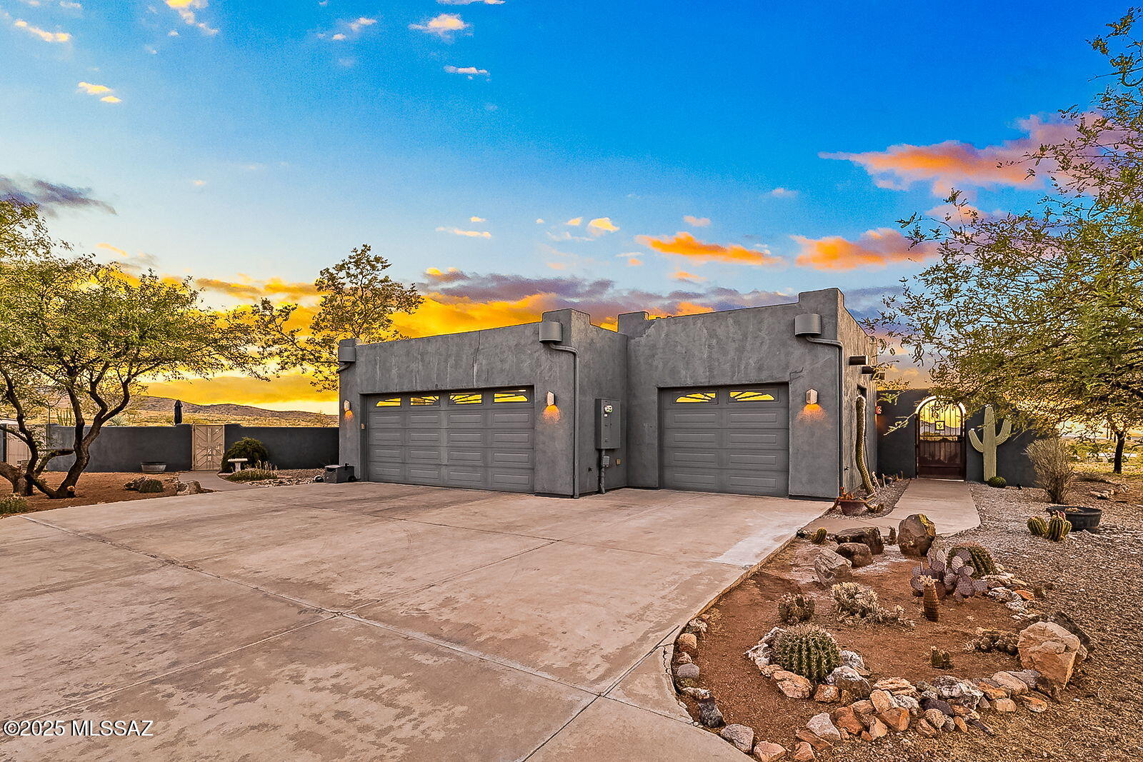 3351 W Horse Ride Loop