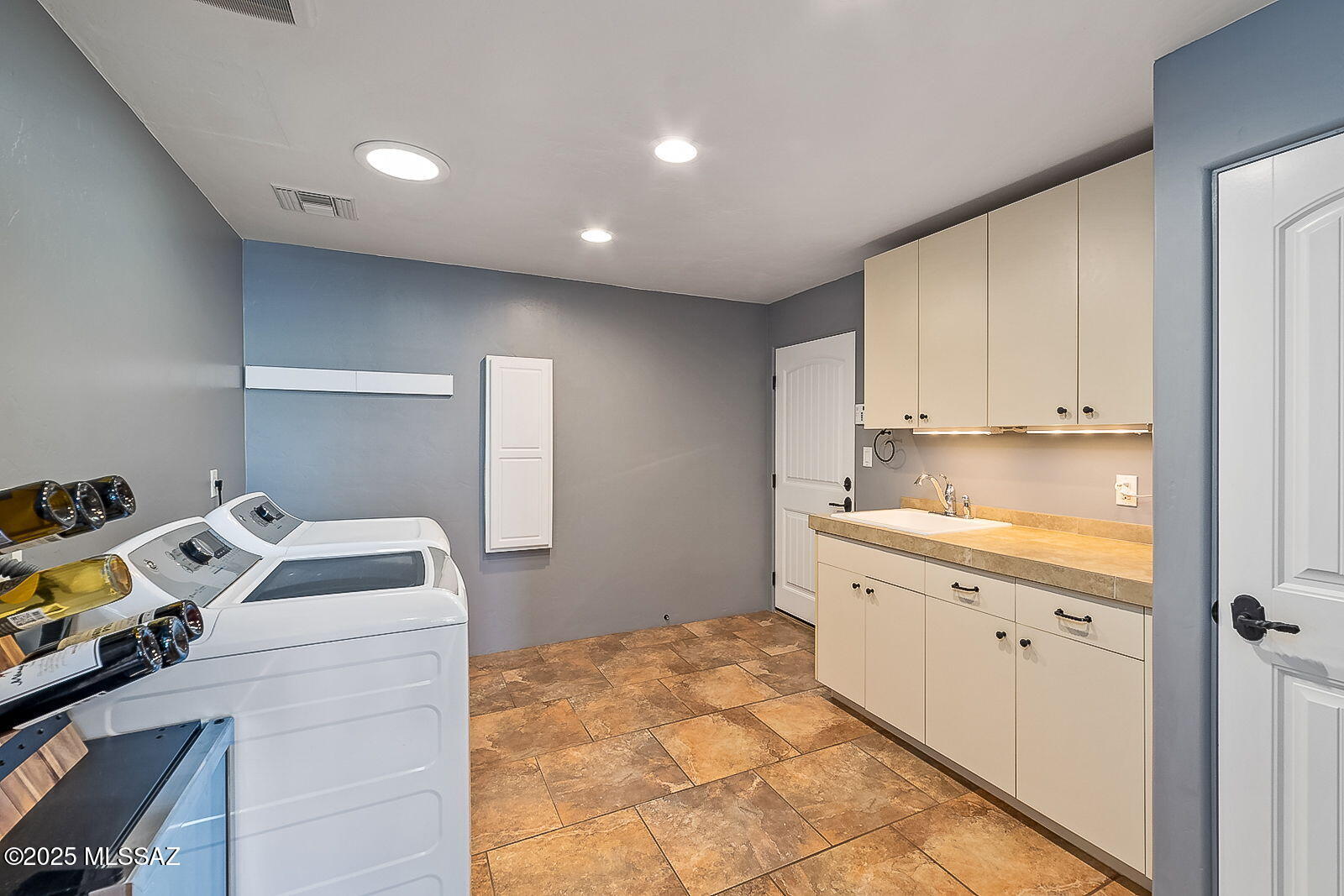 3351 W Horse Ride Loop