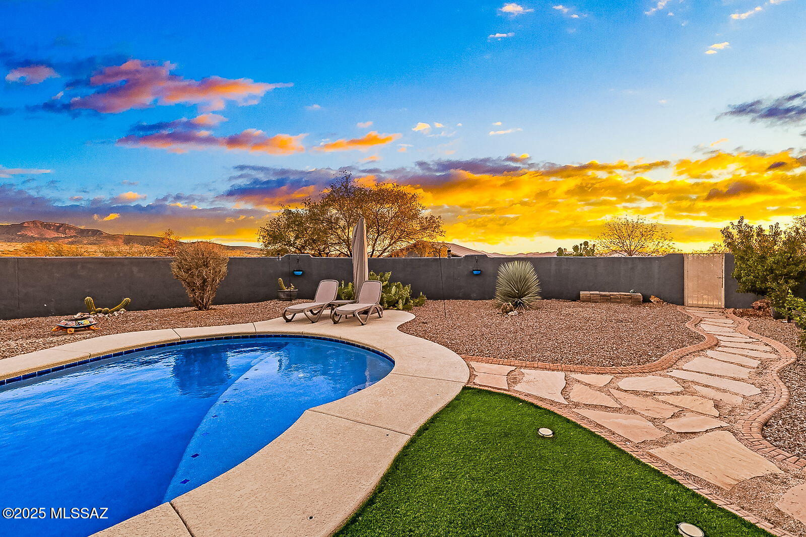 3351 W Horse Ride Loop