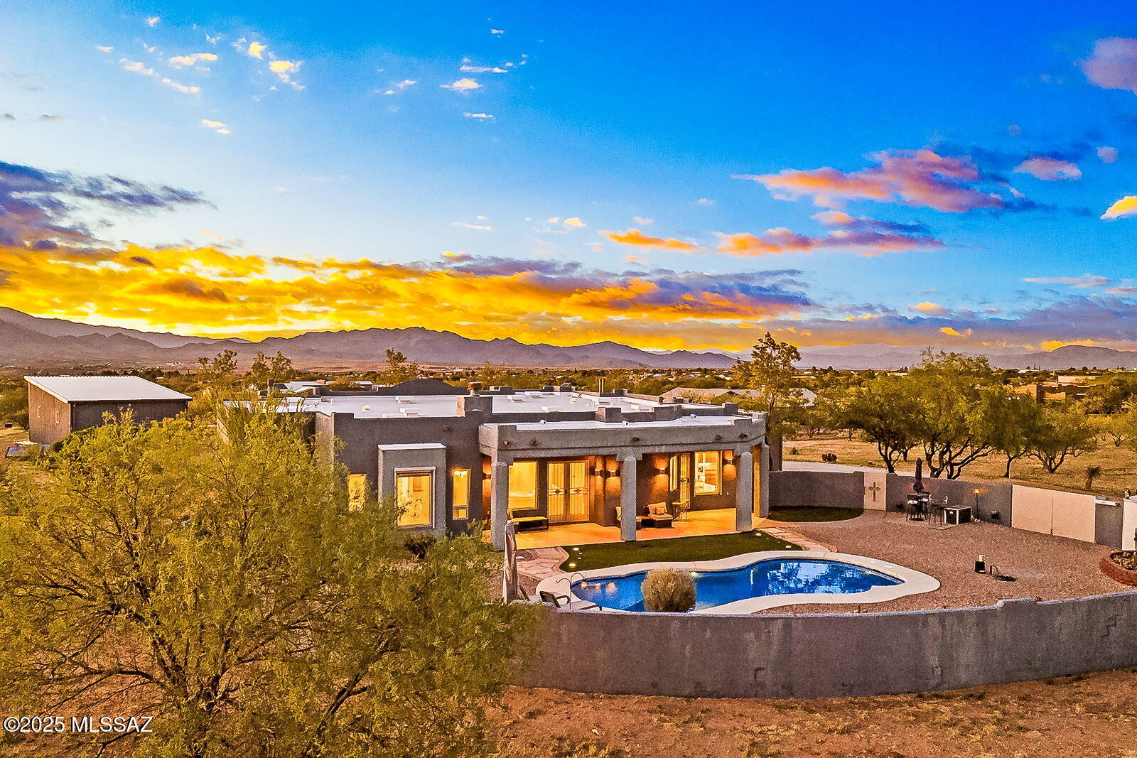 3351 W Horse Ride Loop