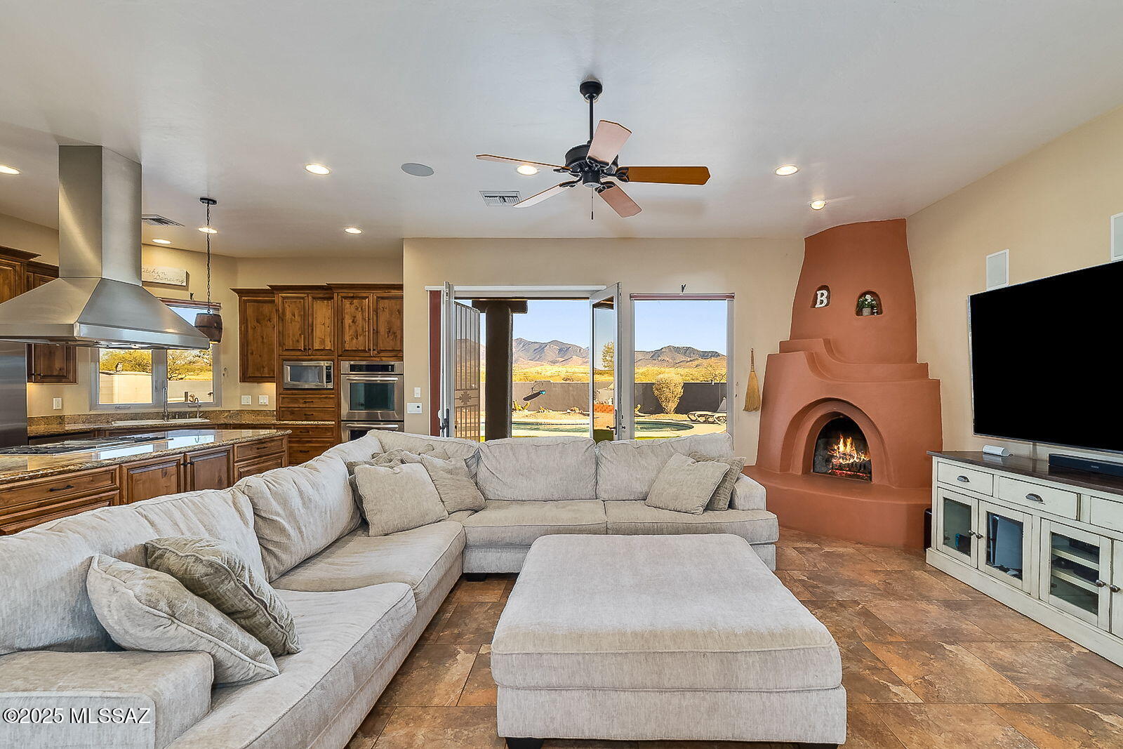 3351 W Horse Ride Loop