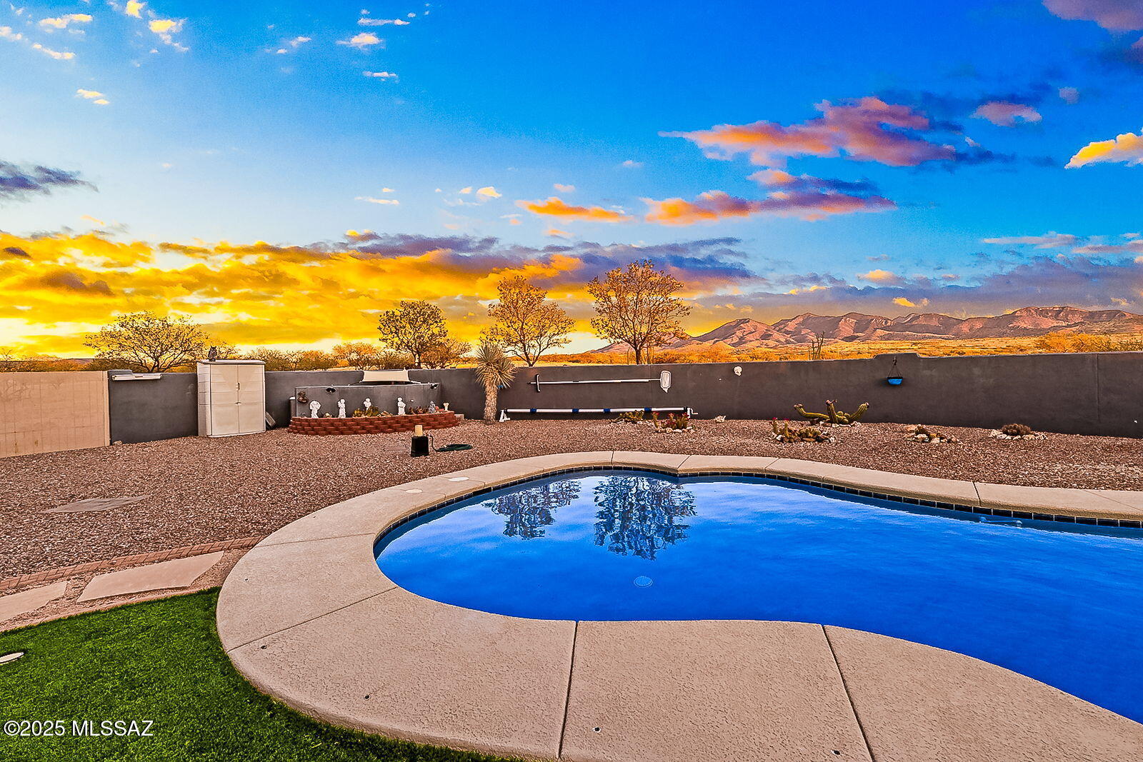 3351 W Horse Ride Loop