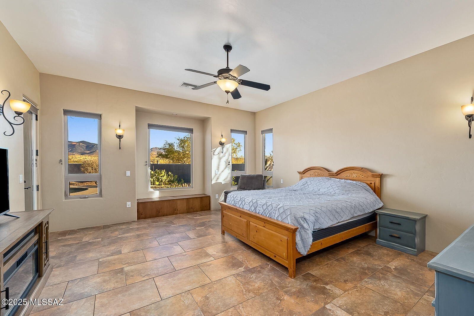 3351 W Horse Ride Loop