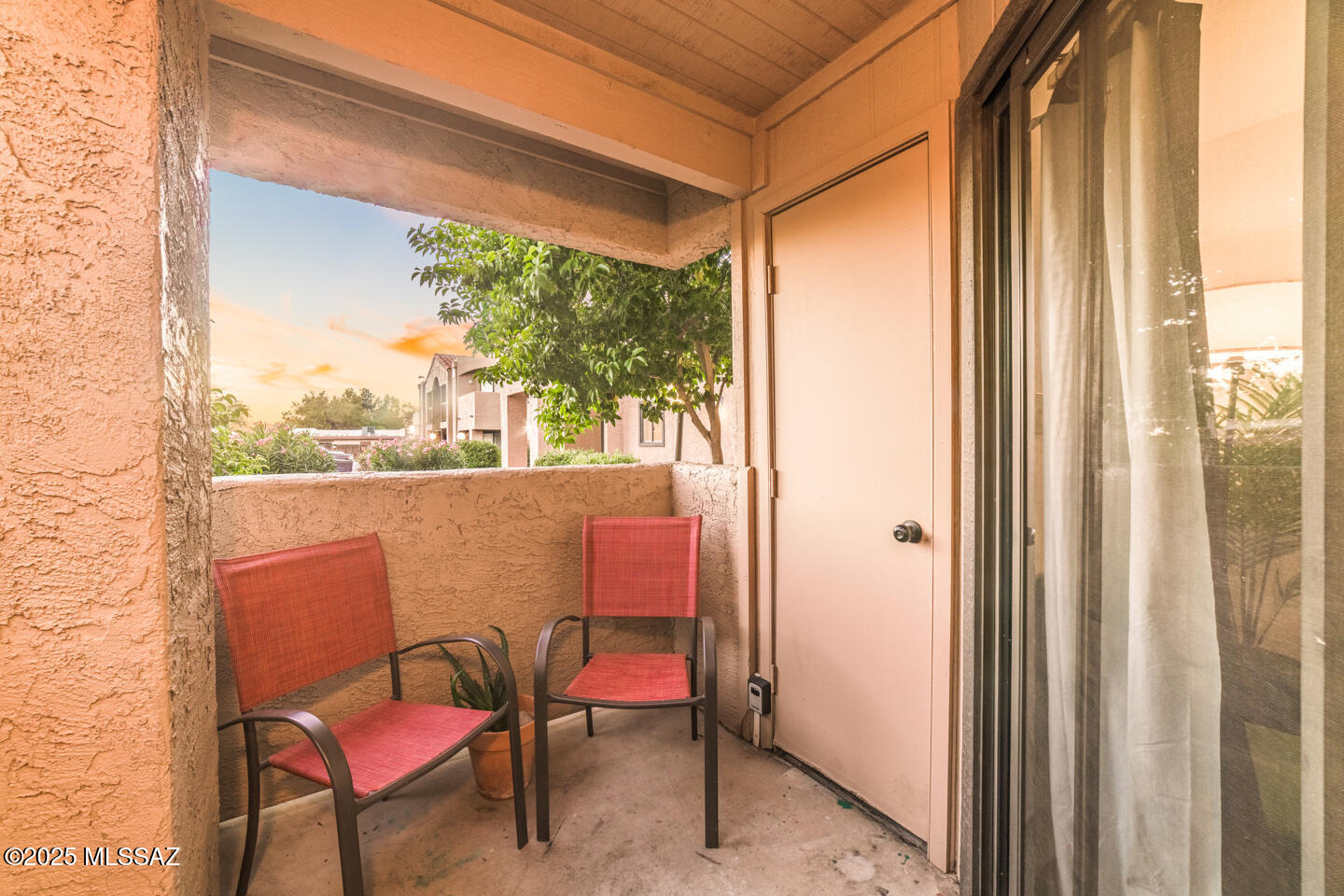 1745 E Glenn Street Unit: 121