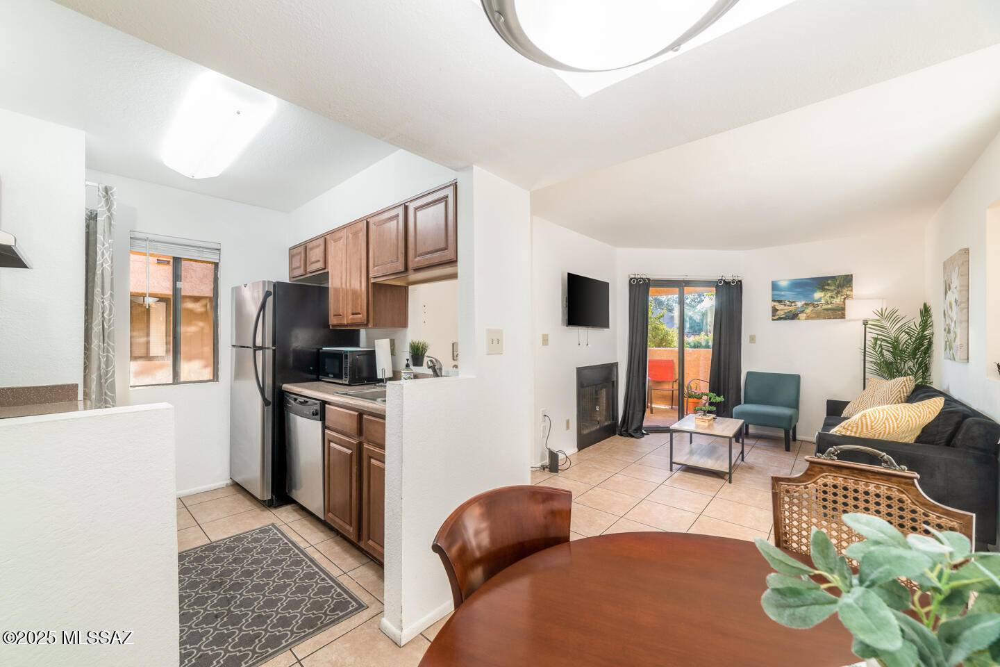 1745 E Glenn Street Unit: 121