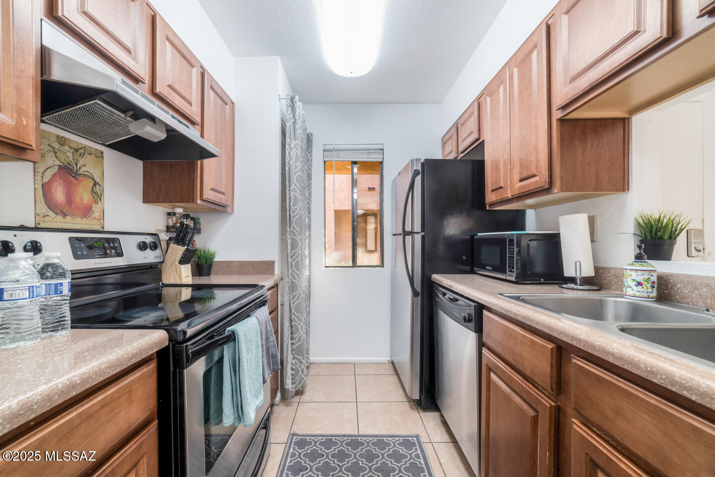 1745 E Glenn Street Unit: 121