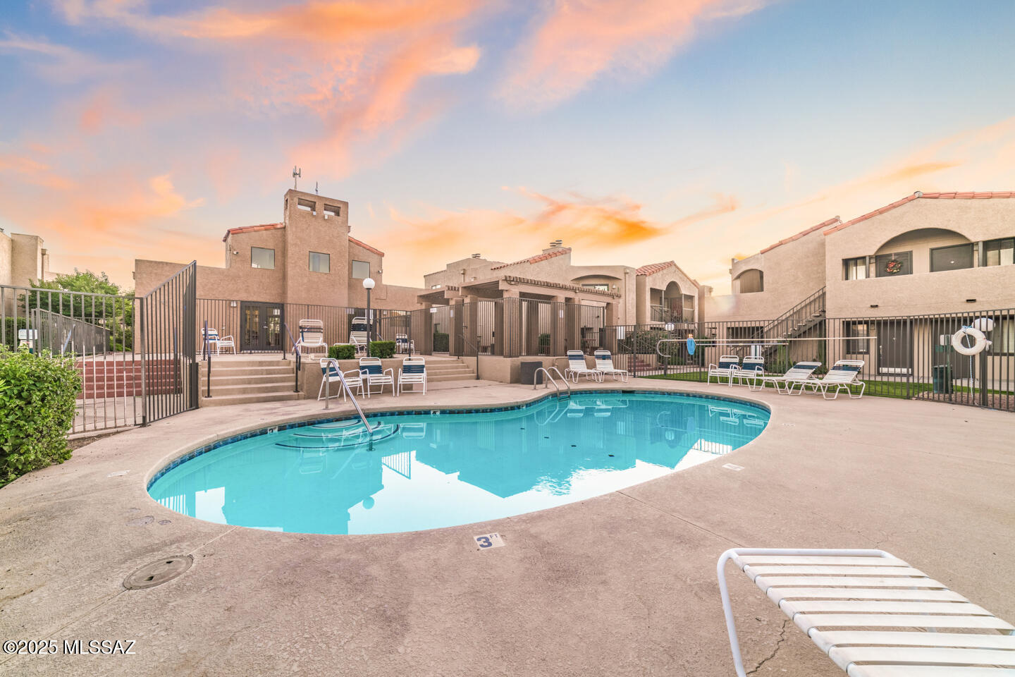 1745 E Glenn Street Unit: 121