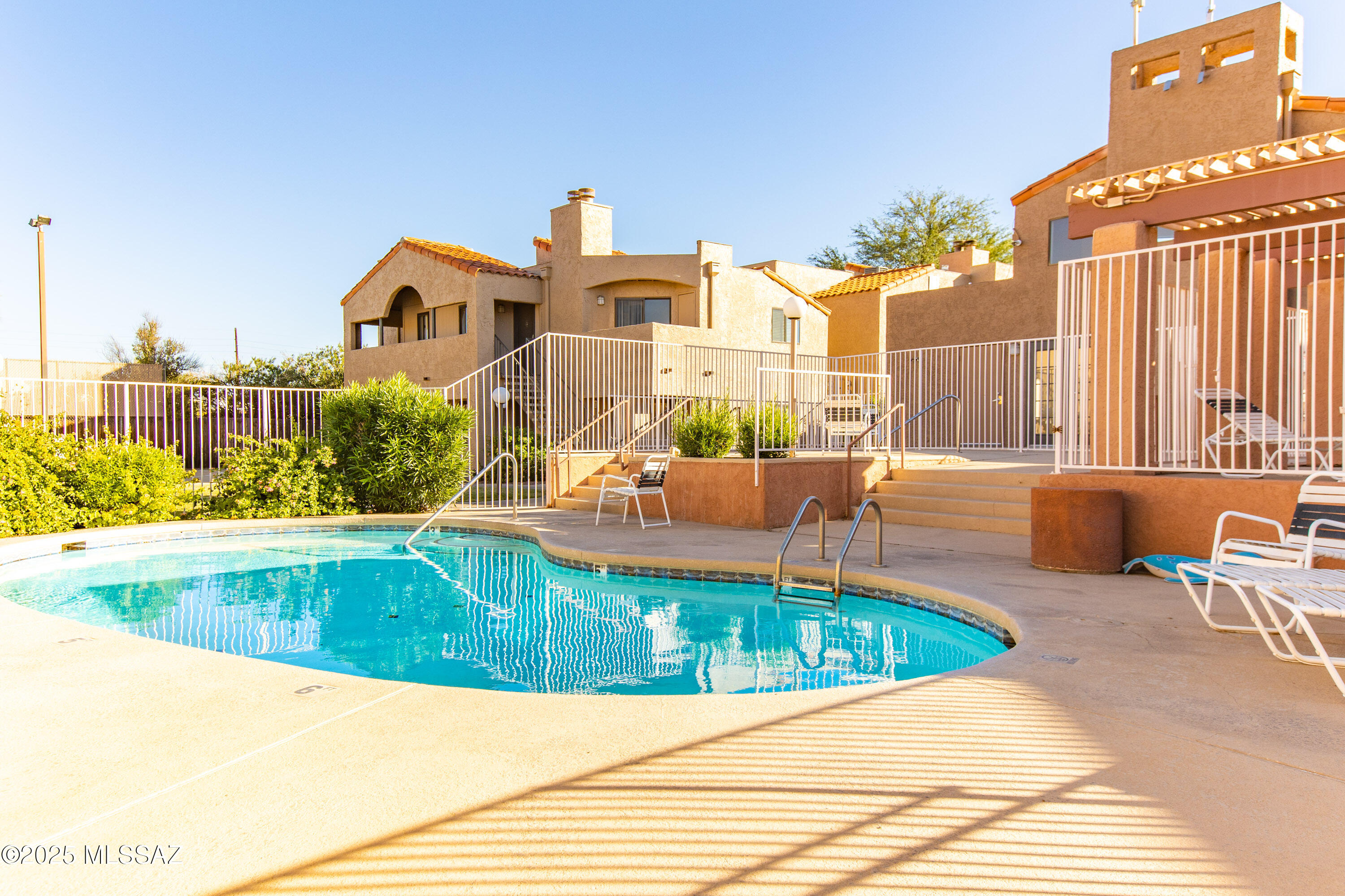 1745 E Glenn Street Unit: 121