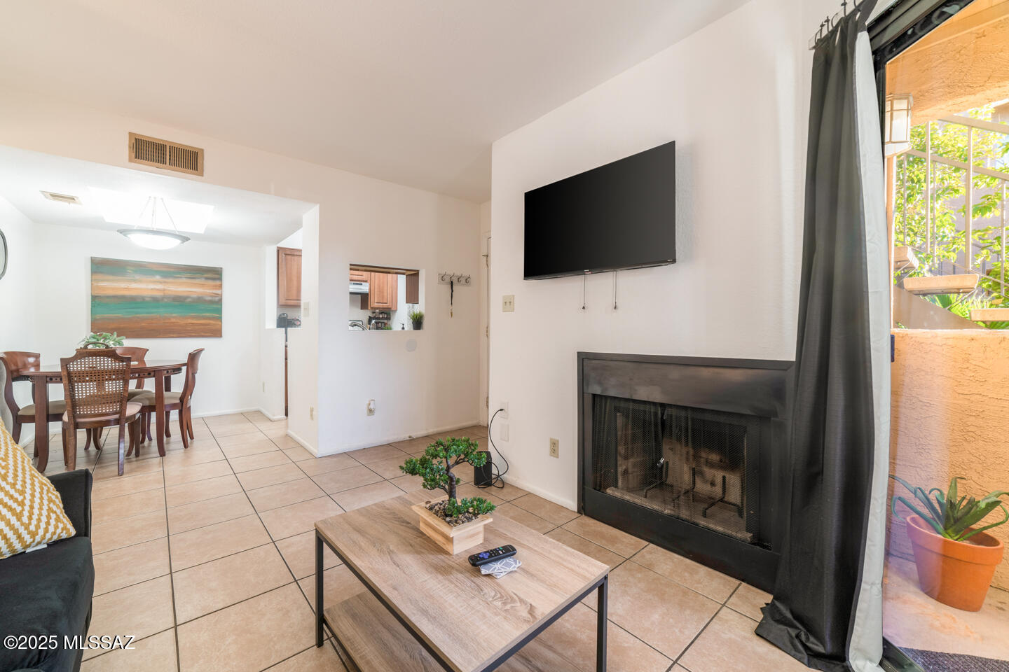 1745 E Glenn Street Unit: 121