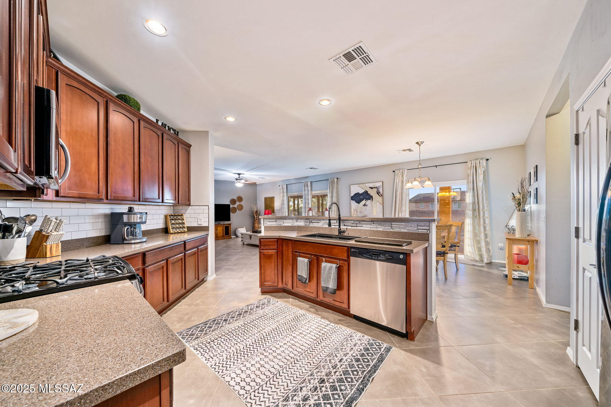 643 W Charles L McKay Street