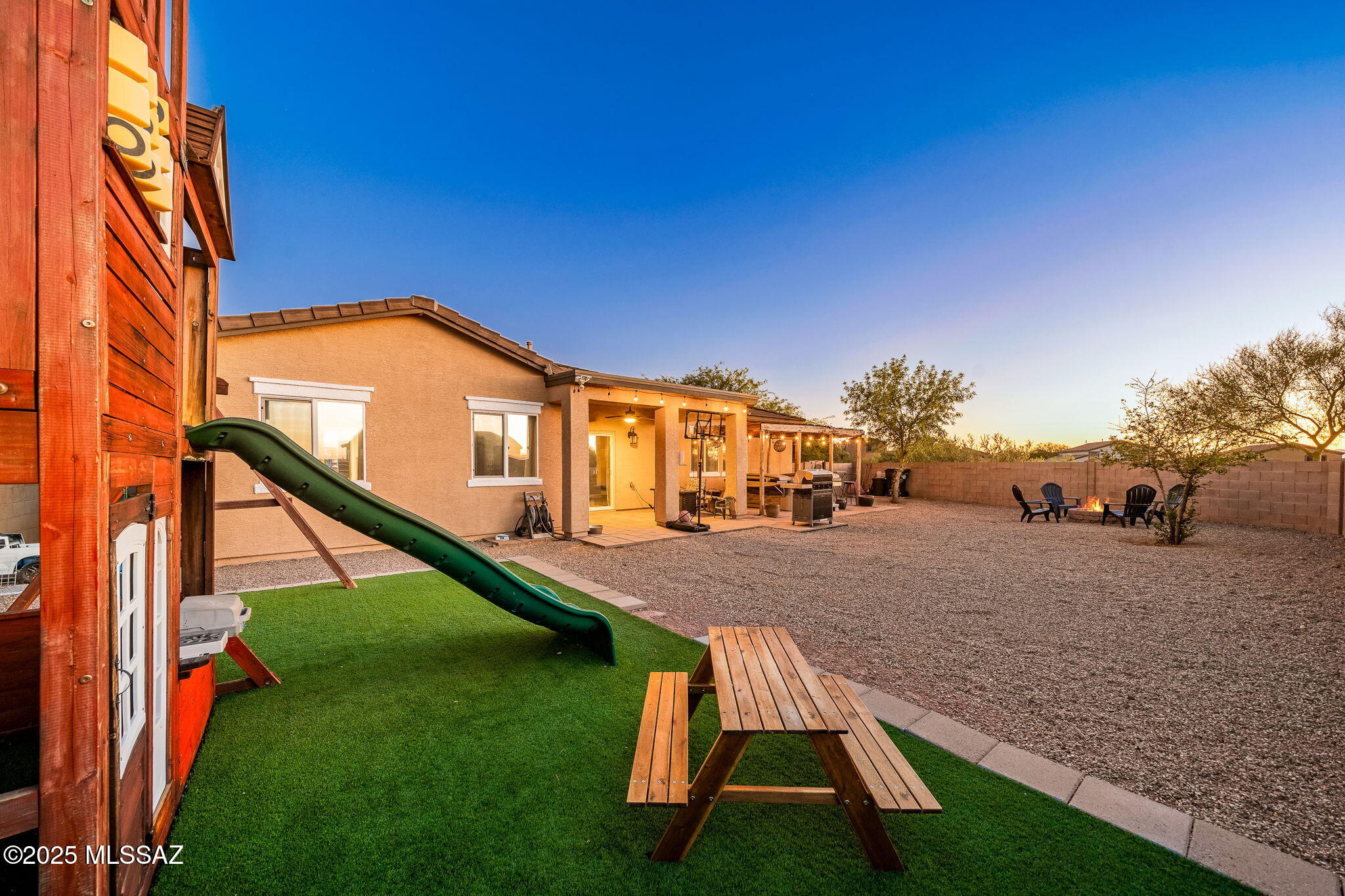 643 W Charles L McKay Street