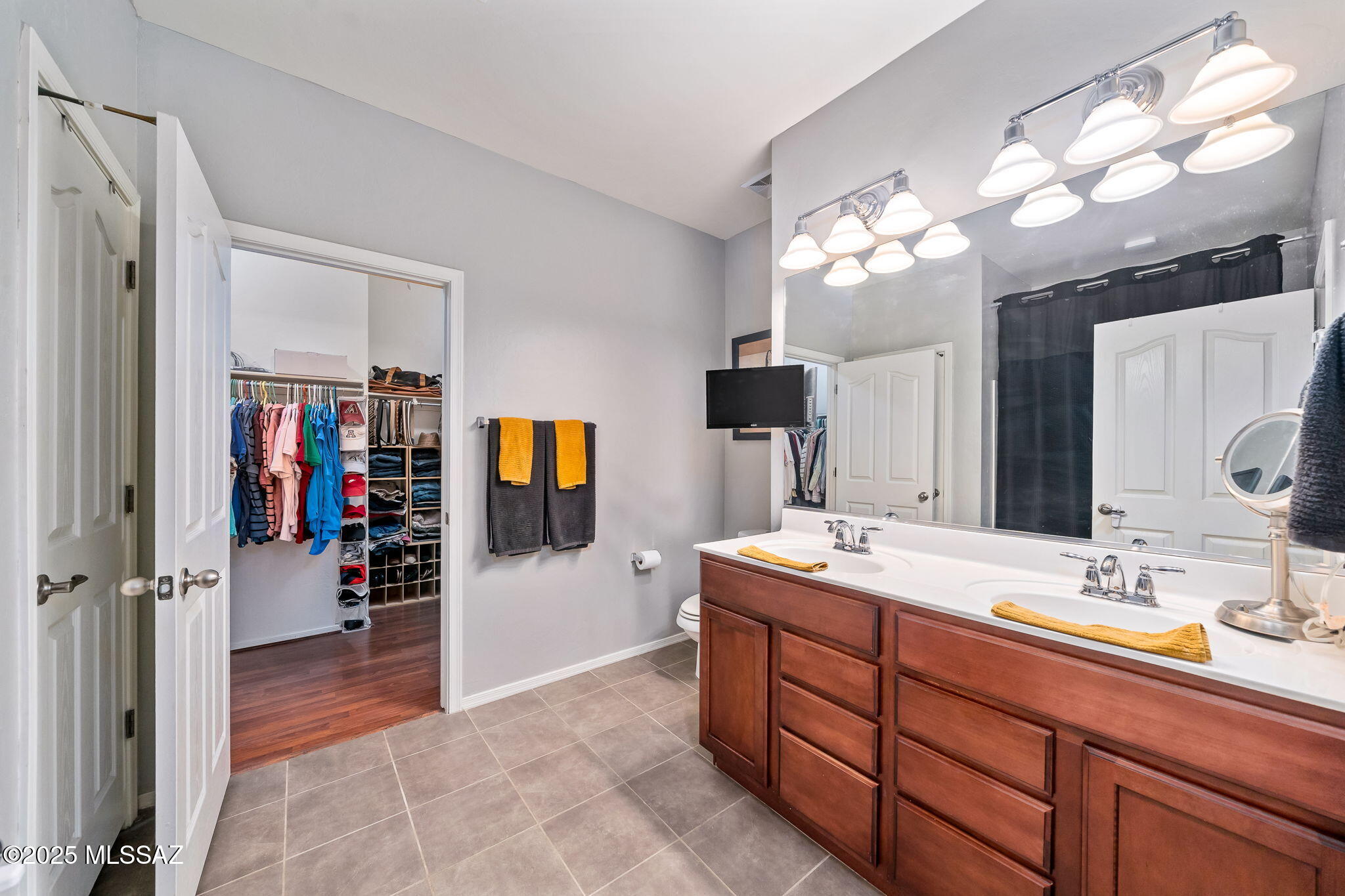 643 W Charles L McKay Street