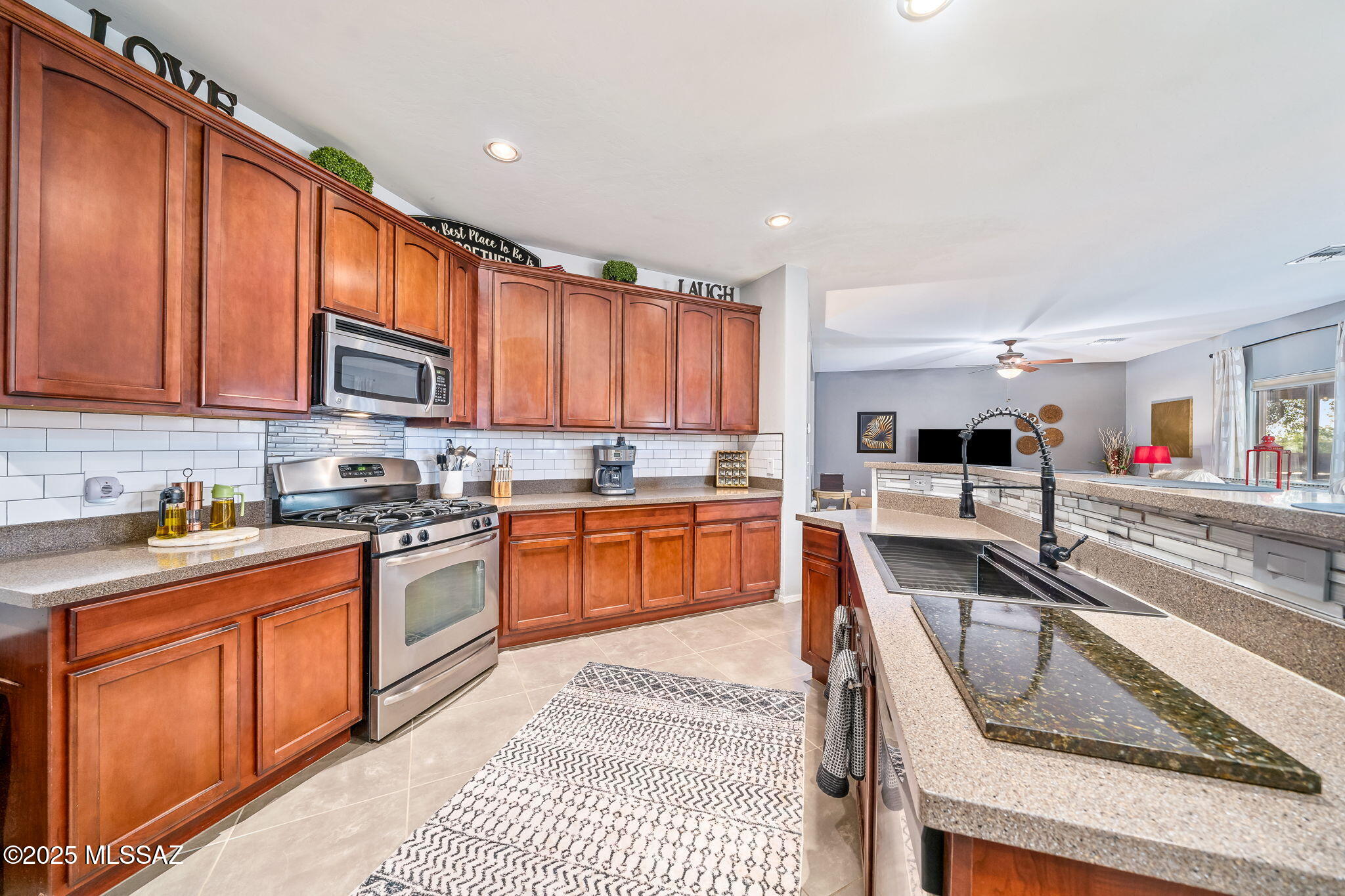 643 W Charles L McKay Street