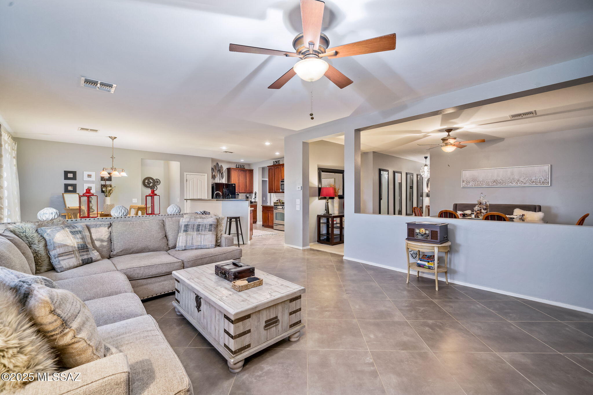 643 W Charles L McKay Street