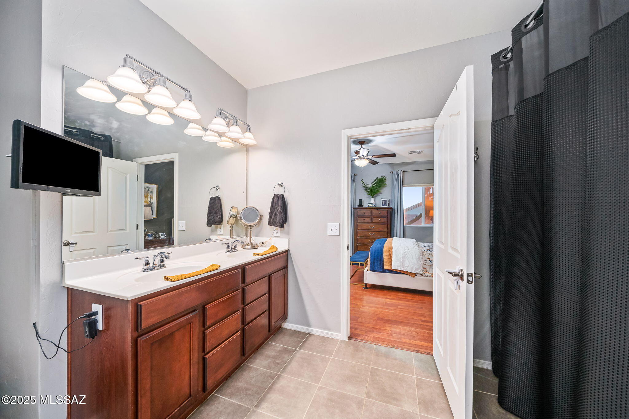 643 W Charles L McKay Street