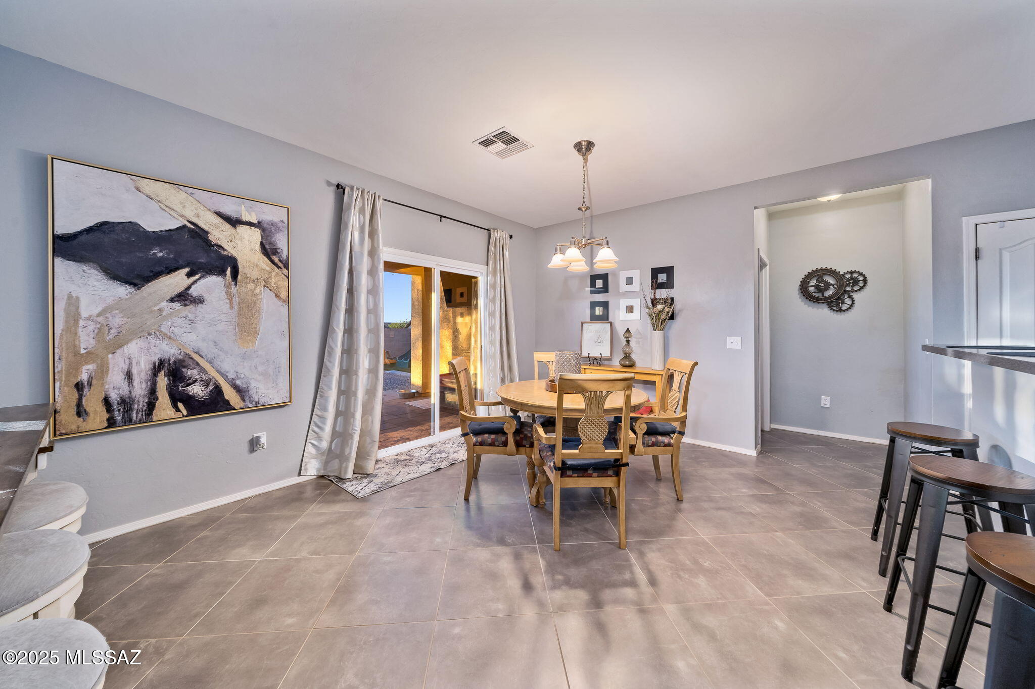 643 W Charles L McKay Street