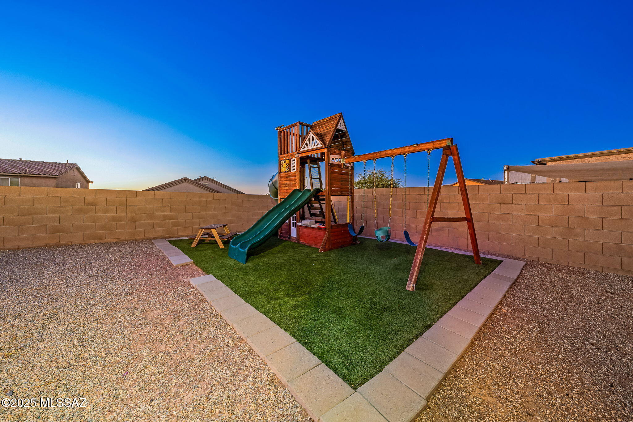 643 W Charles L McKay Street