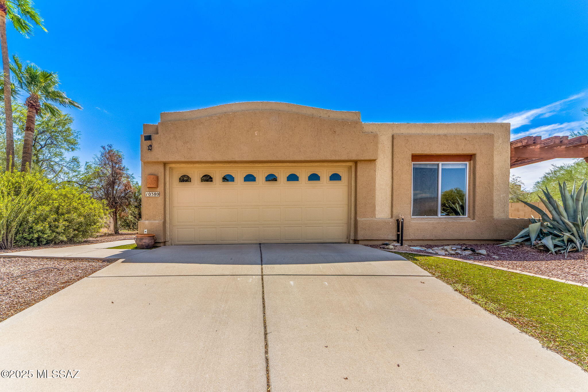 10380 E Rushlight Drive