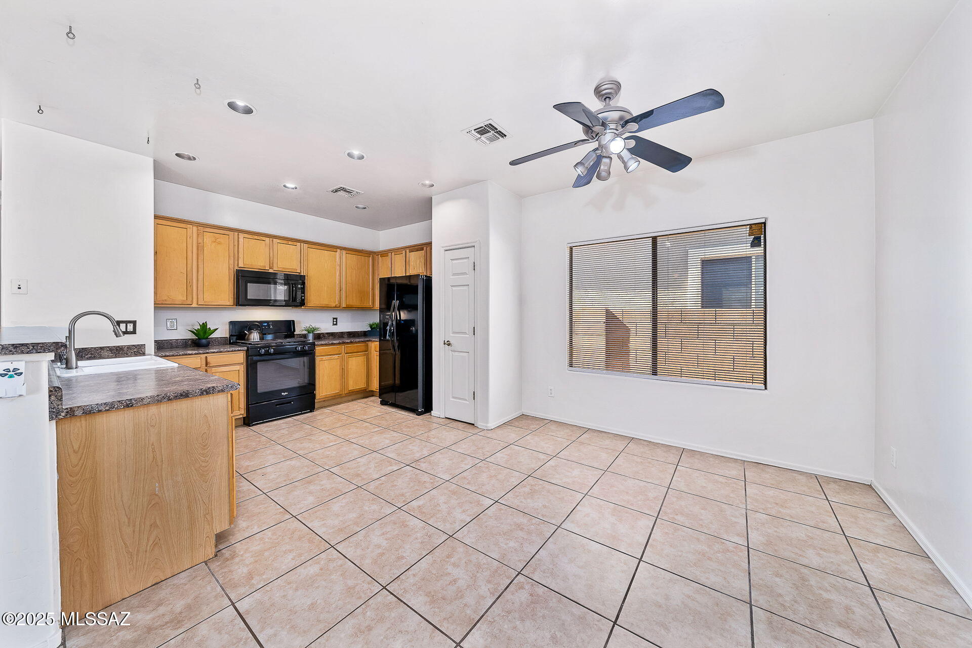 159 E Corte Rancho Colina