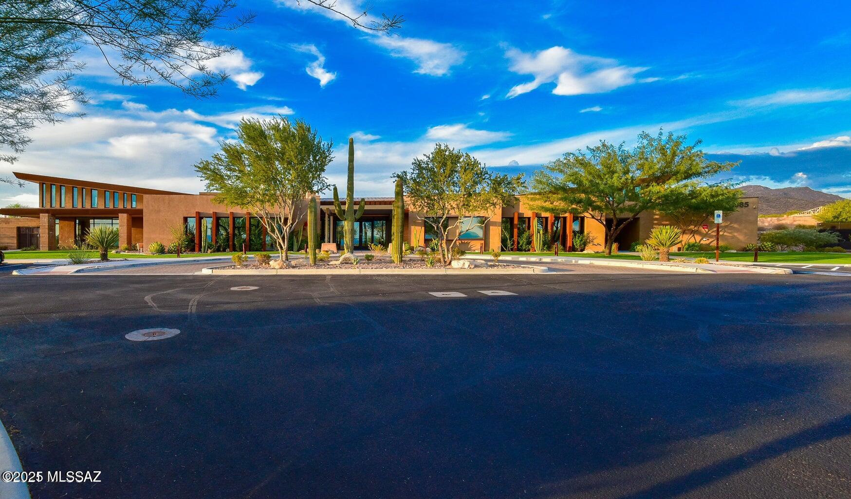 7084 W Cliff Spring Trail