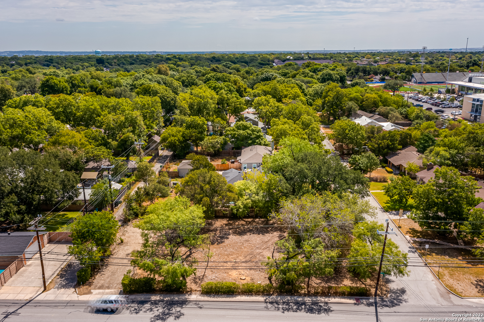 103 E Elmview Pl