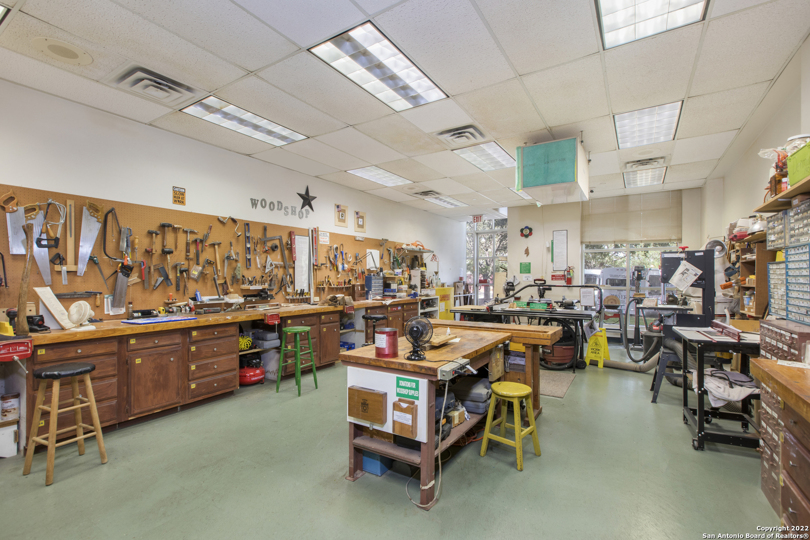 1 TOWERS PARK LN Unit: 1203
