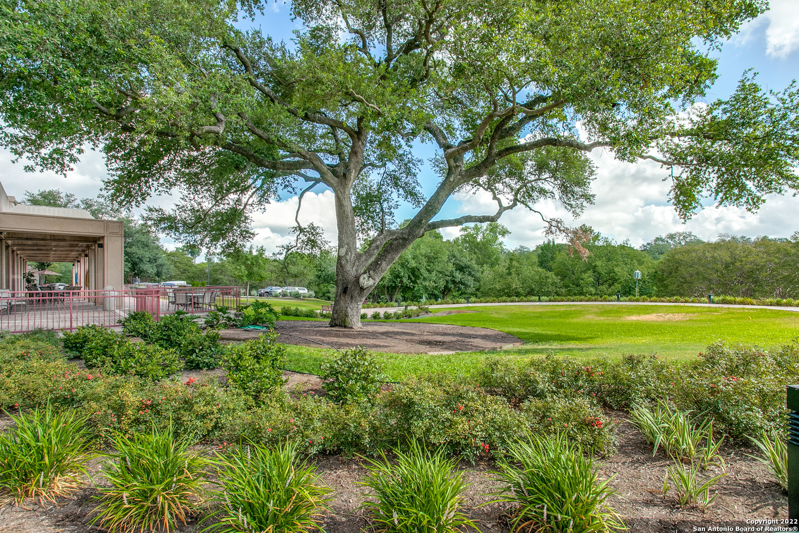 1 TOWERS PARK LN Unit: 1203