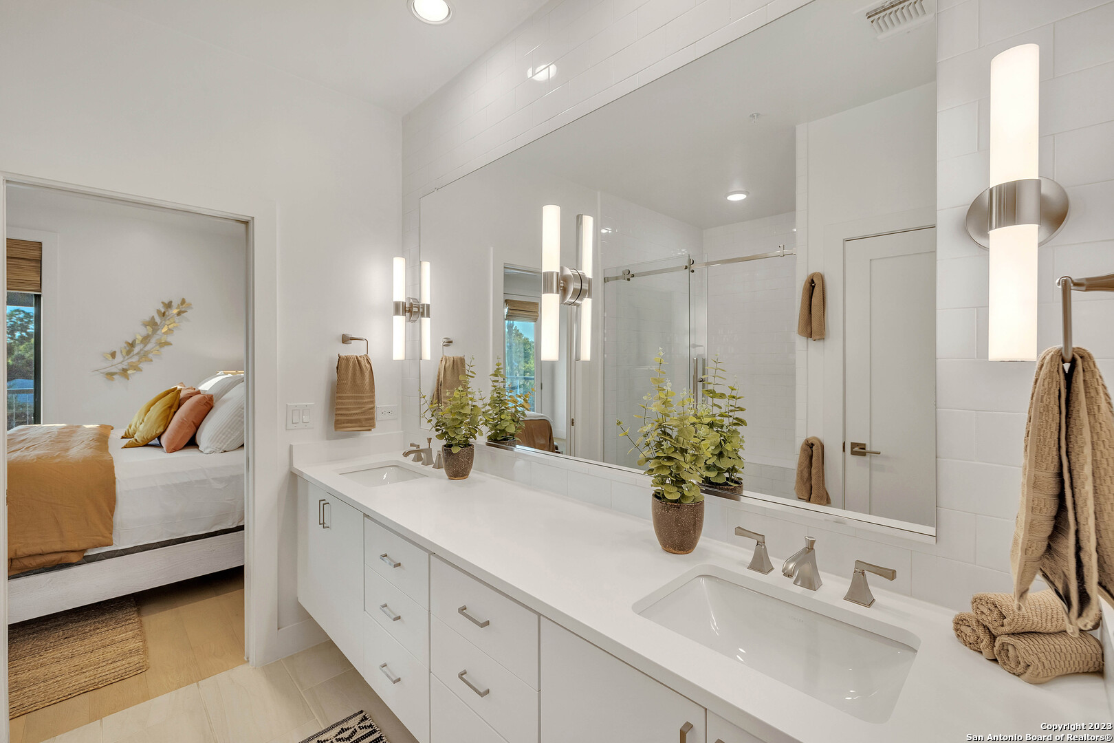 1226 S Presa St Unit: 107