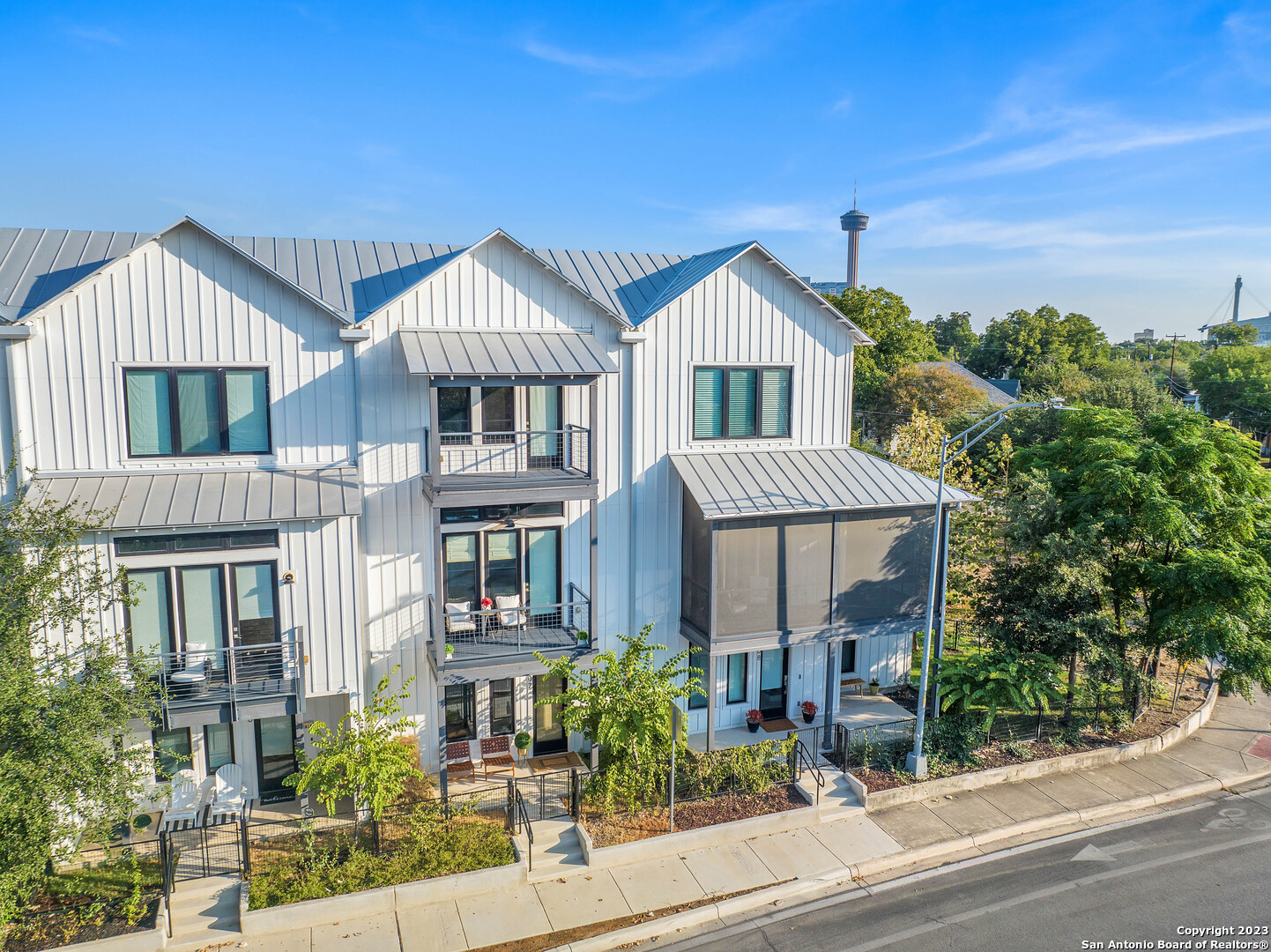 1226 S Presa St Unit: 107