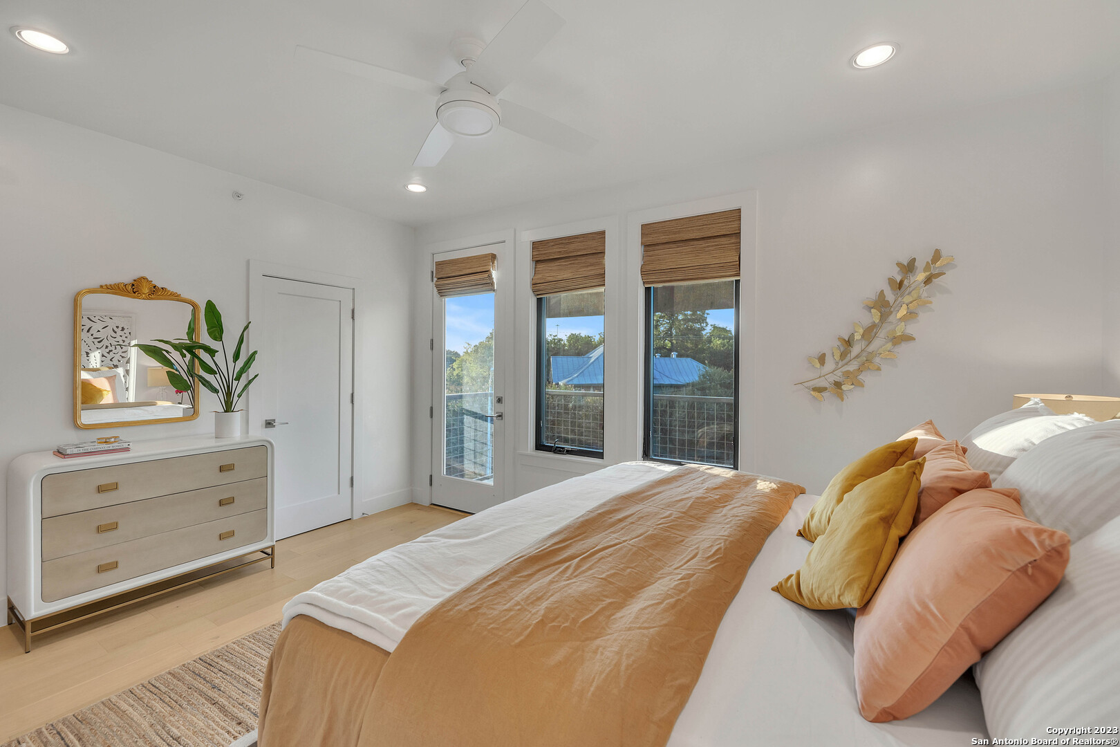 1226 S Presa St Unit: 107