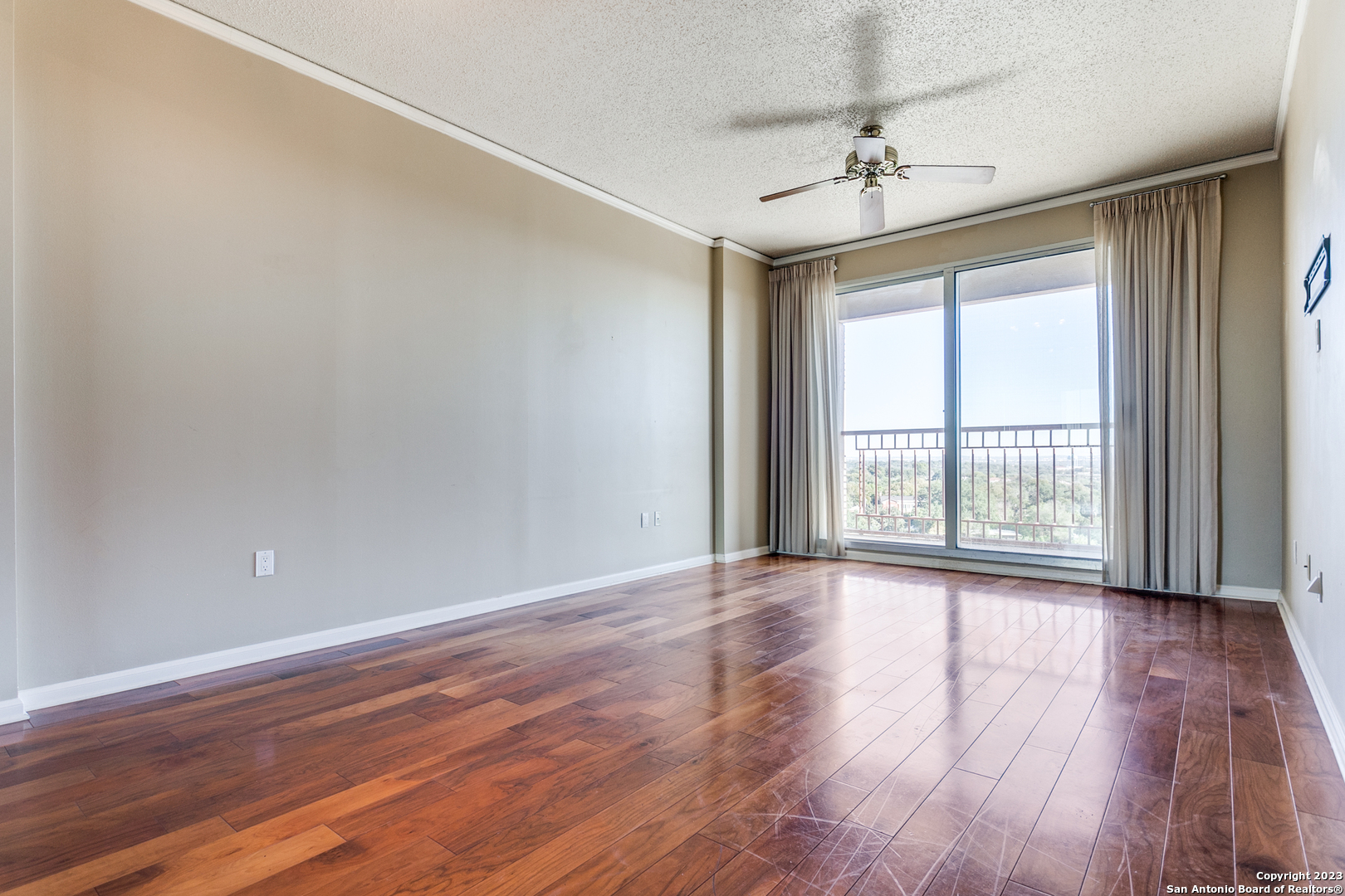 1 Towers Park Ln Unit: 1004