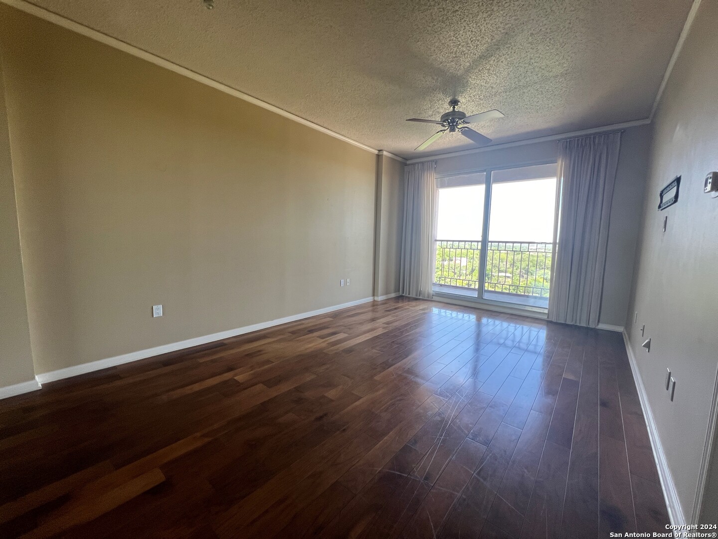 1 Towers Park Ln Unit: 1004