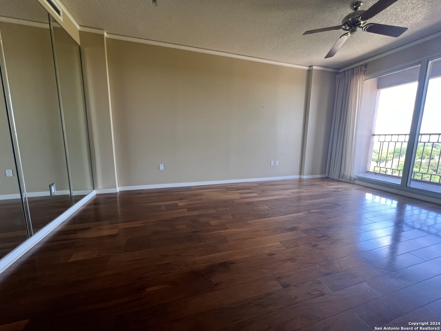 1 Towers Park Ln Unit: 1004